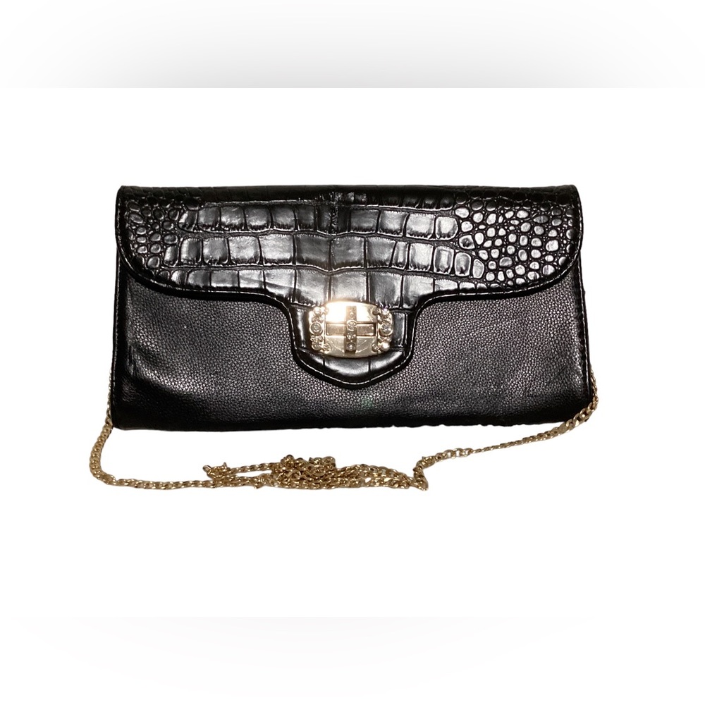 Charming Charlie clutch with shoulder chain